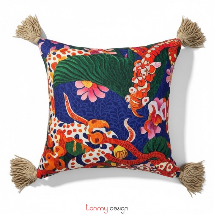 Cushion cover printed with the dragon